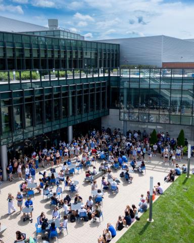 Students, led by K team leaders, gather to learn more about resources on campus, familiarize themselves with campus, find classrooms, study spots, and help get settled into new routines. 