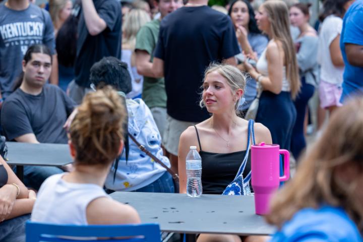 Students, led by K team leaders, gather to learn more about resources on campus, familiarize themselves with campus, find classrooms, study spots, and help get settled into new routines. 