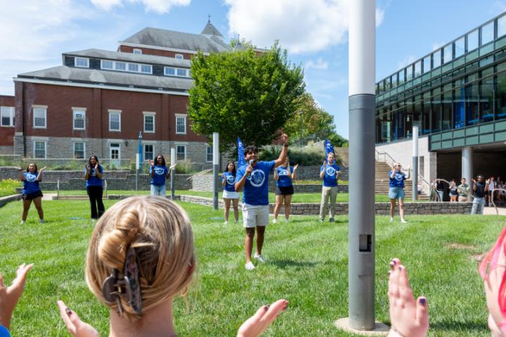Students, led by K team leaders, gather to learn more about resources on campus, familiarize themselves with campus, find classrooms, study spots, and help get settled into new routines. 