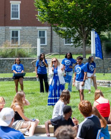 Students, led by K team leaders, gather to learn more about resources on campus, familiarize themselves with campus, find classrooms, study spots, and help get settled into new routines. 
