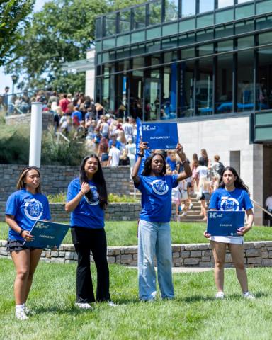 Students, led by K team leaders, gather to learn more about resources on campus, familiarize themselves with campus, find classrooms, study spots, and help get settled into new routines. 