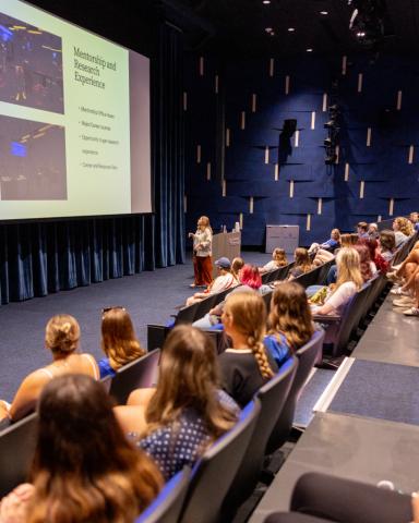 Students, led by K team leaders, gather to learn more about resources on campus, familiarize themselves with campus, find classrooms, study spots, and help get settled into new routines. 