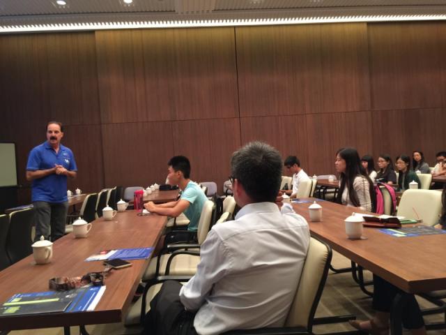 Dean Mark Kornbluh addressing Shantou students.